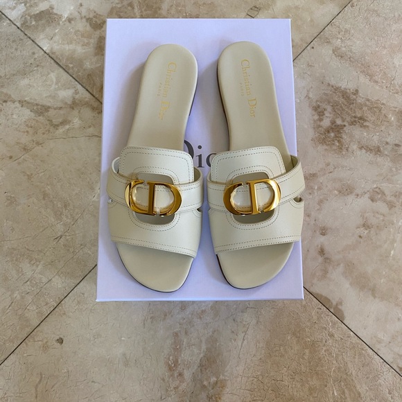 Montaigne Mule in Calfskin Ivory size 10 - Picture 4 of 7